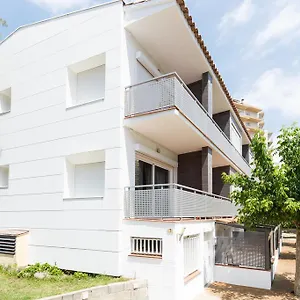 https://estudis-laura.topcostabravahotels.com